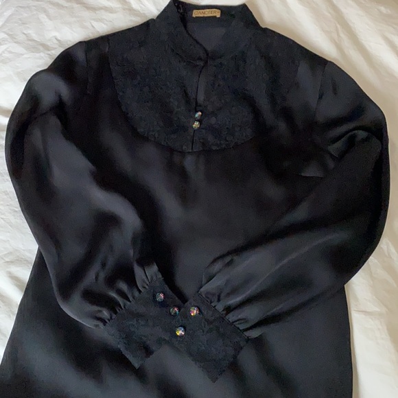 Blouse with lace - Picture 2 of 6